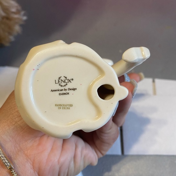 Bride & Groom Statuettes/Ornament - Picture 2 of 4